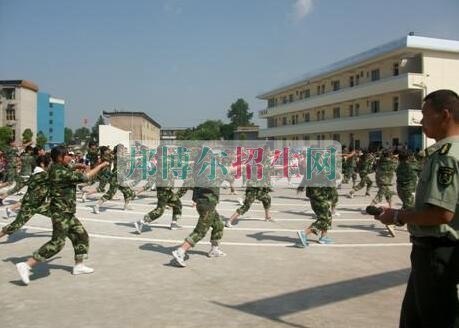 貴航高級技工學(xué)校2016年報名條件、招生對象