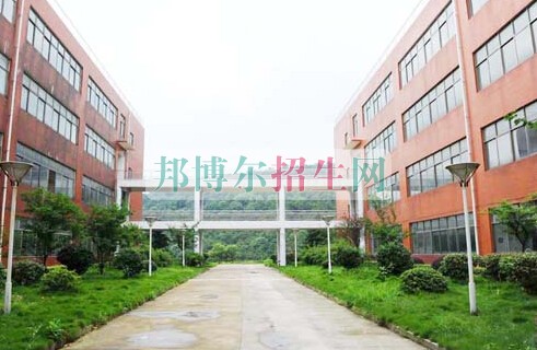 湖南中醫(yī)藥高等?？茖W(xué)校