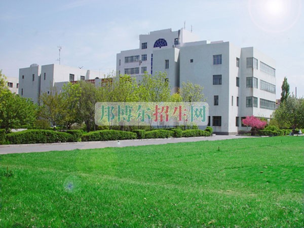 新疆現(xiàn)代職業(yè)技術(shù)學(xué)院是幾專
