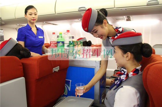 什么空乘學校好