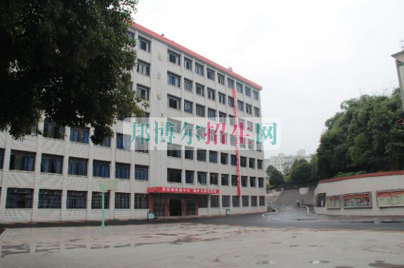 貴州省電子信息高級(jí)技工學(xué)校2016年報(bào)名條件、招生對象