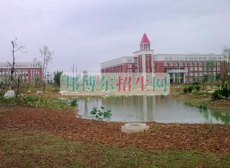 成都市機械職業(yè)技術(shù)學(xué)校