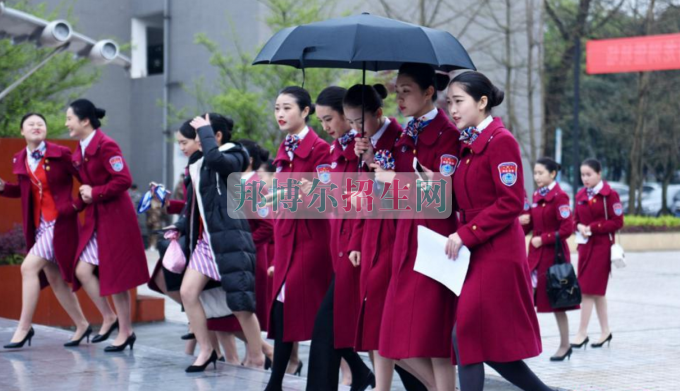 成都航空服務(wù)好點(diǎn)的大專(zhuān)學(xué)校
