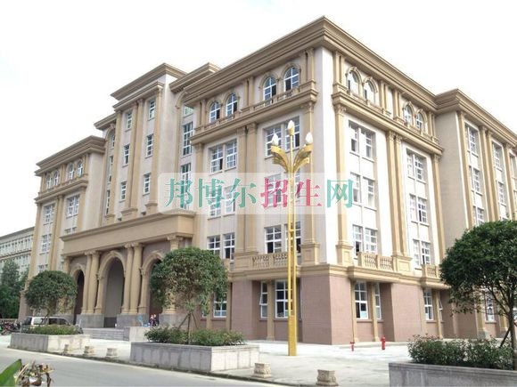 成都高中生可以讀計算機應(yīng)用技術(shù)