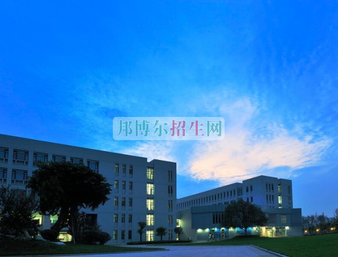 成都哪些學校有電子信息工程技術(shù)