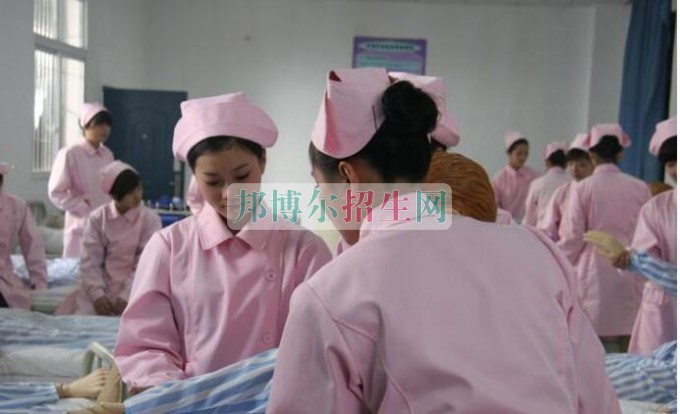 成都可以讀中醫(yī)學的大專學校