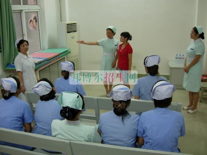 成都哪里有助產(chǎn)護理學校