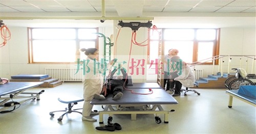 成都哪些大專學(xué)?？祻?fù)治療好