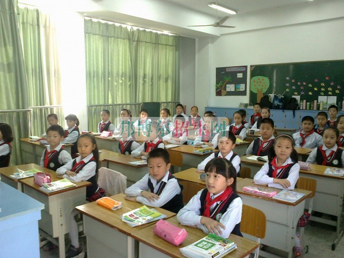 成都男生可以讀教育技術(shù)學嗎
