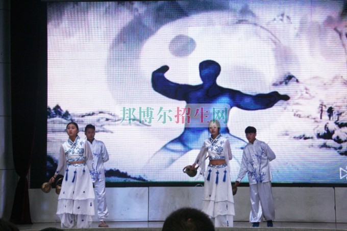天府新區(qū)成人中等專業(yè)學校“美好新區(qū)，千年廣都”