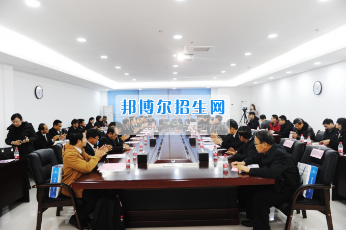 重慶公共運(yùn)輸職業(yè)學(xué)院舉行中泰職業(yè)教育交流合作洽談會