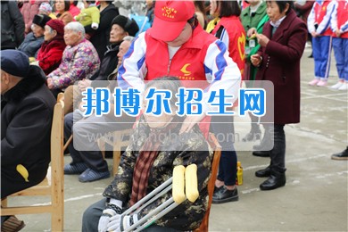 閬中師范學(xué)校青年志愿者赴光榮院慰問活動(dòng)圓滿結(jié)束
