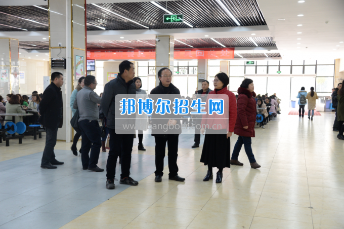 內(nèi)江市教育局檢查川南幼兒師范高等專(zhuān)科學(xué)校春季開(kāi)學(xué)工作