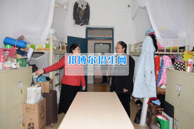 內(nèi)江市教育局檢查川南幼兒師范高等專(zhuān)科學(xué)校春季開(kāi)學(xué)工作
