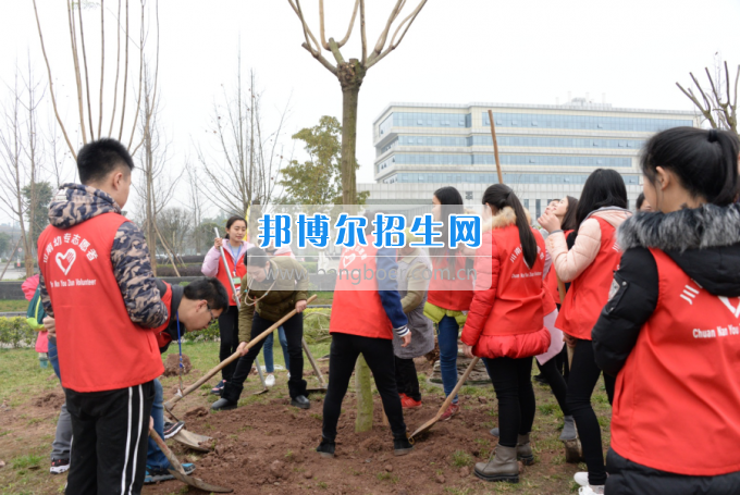 川南幼兒師范高等?？茖W(xué)校開(kāi)展“感恩”主題教育活動(dòng)培養(yǎng)學(xué)生良好道德品質(zhì)