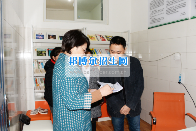 川南幼兒師范高等?？茖W(xué)校黨團(tuán)工作站、圖書(shū)漂流站在學(xué)生公寓正式運(yùn)行