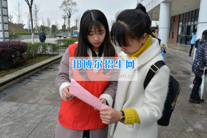 川南幼兒師范高等?？茖W校舉行“3·15”消費者權(quán)益日宣傳活動