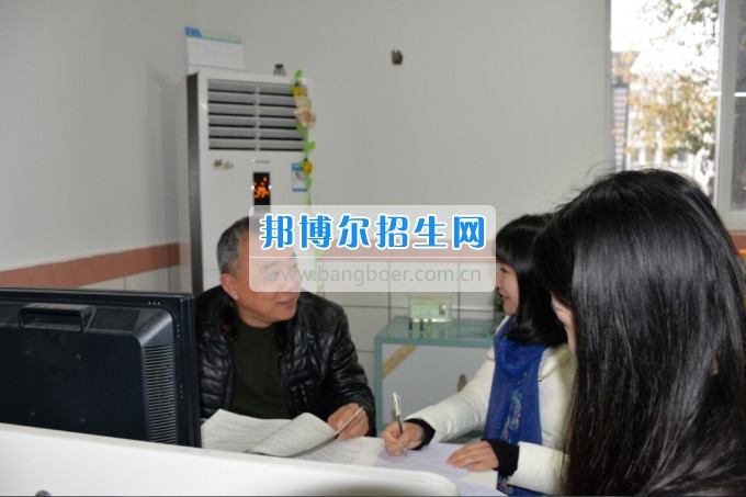 川南幼兒師范高等?？茖W校2017質(zhì)量年：撲下身子抓落實