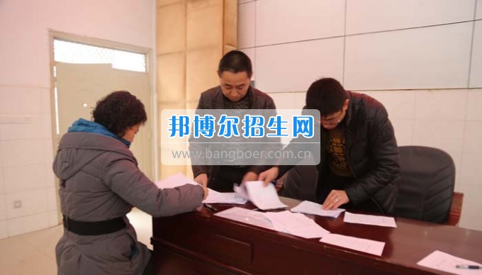 四川省古藺縣職業(yè)高級(jí)中學(xué)校集智匯力，全力推進(jìn)依法治校