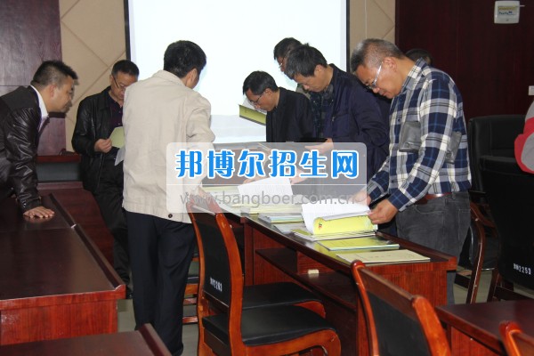 四川省德陽市師培機(jī)構(gòu)負(fù)責(zé)人來重慶市江津區(qū)師范進(jìn)修學(xué)?？疾旖處熃逃ぷ? width=