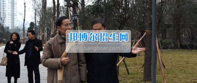 長江師范學院老領(lǐng)導參觀校園新貌