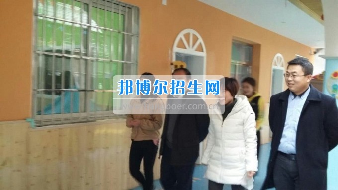 南充師范學校蔡禮儒校長赴高坪、嘉陵參加實習就業(yè)基地掛牌并看望實習生