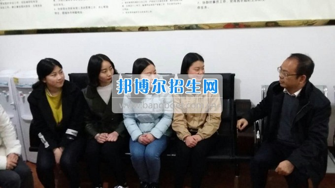 南充師范學校蔡禮儒校長赴高坪、嘉陵參加實習就業(yè)基地掛牌并看望實習生