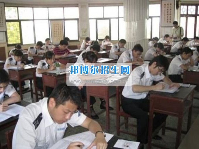 2017年春民航業(yè)特有工種職業(yè)技能鑒定在綿陽航空職業(yè)學(xué)校舉行。
