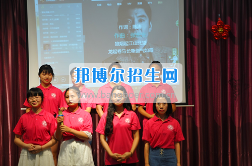 重慶工商大學(xué)派斯學(xué)院舉行青春“三下鄉(xiāng)”，我們在路上活動