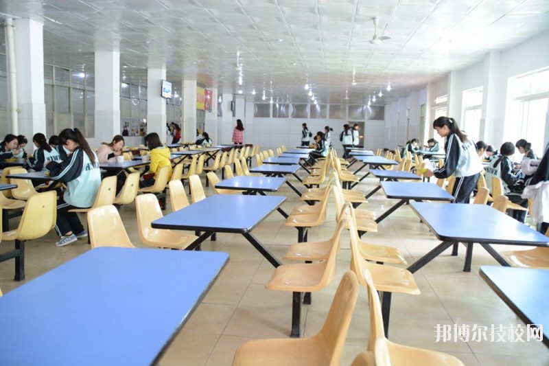 四川大學附設(shè)華西衛(wèi)生學校食堂環(huán)境