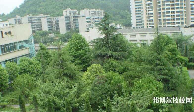 貴州財政學校2020年招生辦聯(lián)系電話
