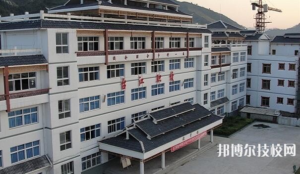 臺江中等職業(yè)學校2020年招生辦聯(lián)系電話