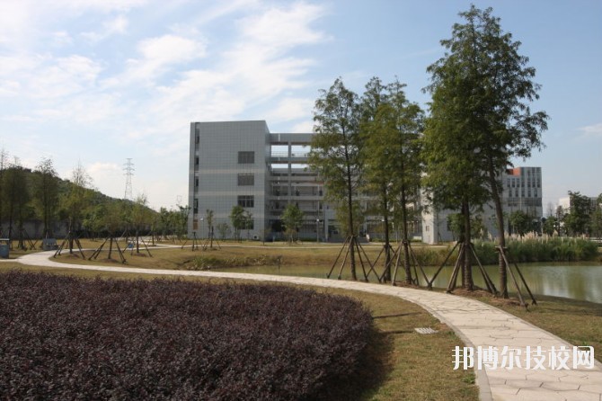 湖州中等衛(wèi)生專業(yè)學校2020年報名條件、招生要求、招生對象