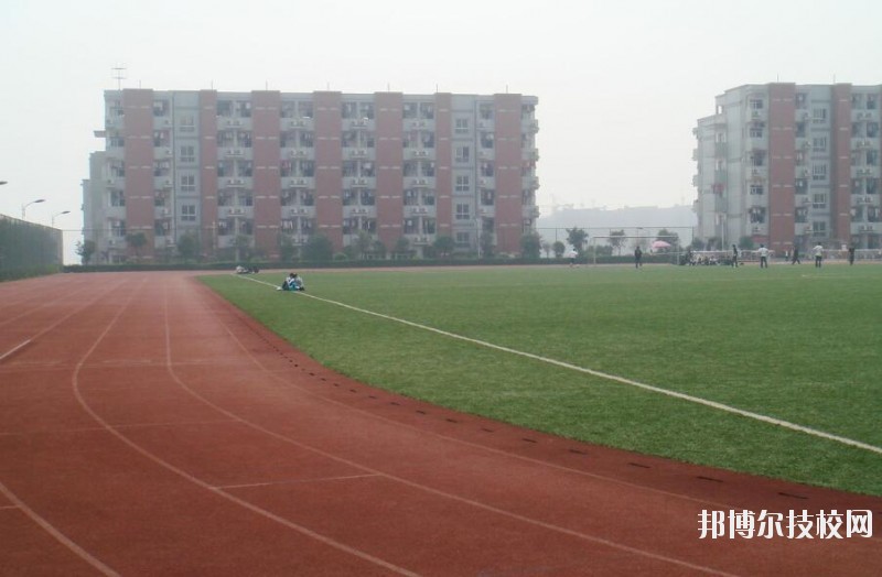 重慶龍門浩職業(yè)中學校2020年報名條件、招生要求、招生對象