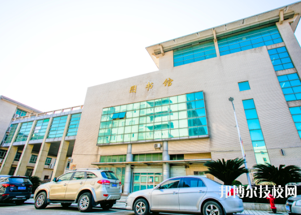 江西機(jī)械高級(jí)技工學(xué)校2020年報(bào)名條件、招生要求、招生對(duì)象