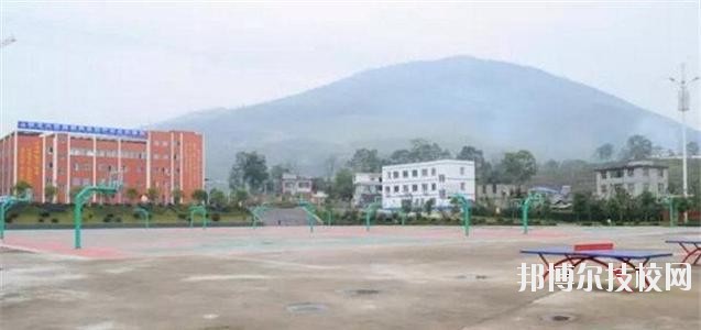 正安中等職業(yè)學(xué)校2020年報名條件、招生要求、招生對象