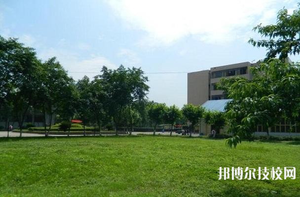 成都廣播電視中等專業(yè)學(xué)校2020年報(bào)名條件、招生要求、招生對(duì)象