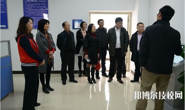 四川省信息通信學(xué)校2020年招生辦聯(lián)系電話(huà)