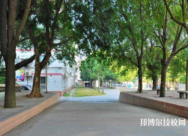 重慶公共交通技工學(xué)校2020年報(bào)名條件、招生要求、招生對象