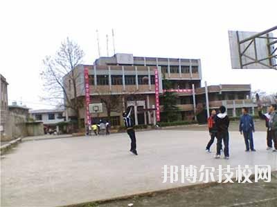 貴州龍里中等職業(yè)學(xué)校2020年報(bào)名條件、招生要求、招生對(duì)象