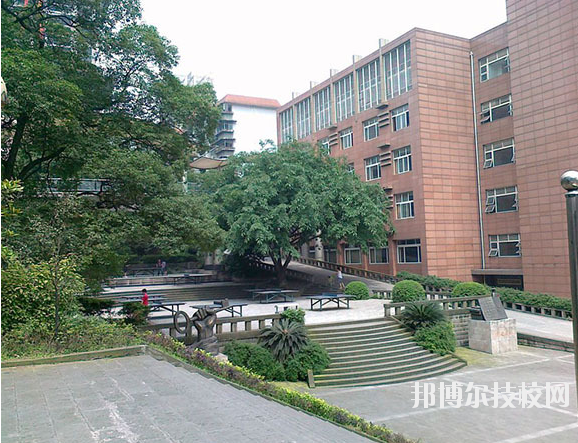 重慶醫(yī)科學(xué)校怎么樣、好不好