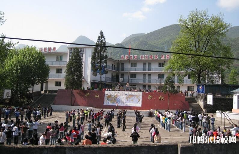 六盤水鐘山區(qū)職業(yè)技術(shù)學(xué)校怎么樣、好不好