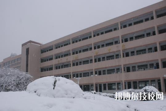 海鹽縣商貿(mào)學(xué)校2020年招生辦聯(lián)系電話(huà)