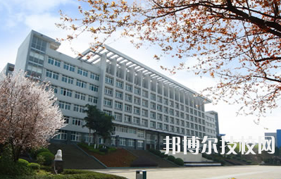 重慶三峽衛(wèi)生學(xué)校2020年報(bào)名條件、招生要求、招生對象