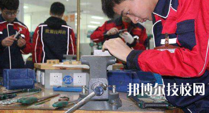 蘭州電子工業(yè)學(xué)校2020年學(xué)費(fèi)、收費(fèi)多少