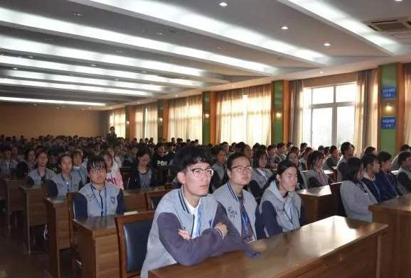 江陰華姿中等專業(yè)學(xué)校2020年報(bào)名條件、招生要求、招生對(duì)象
