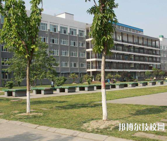 重慶紡織技工學(xué)校2020年報(bào)名條件、招生要求、招生對(duì)象