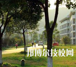重慶第二財(cái)貿(mào)學(xué)校怎么樣、好不好