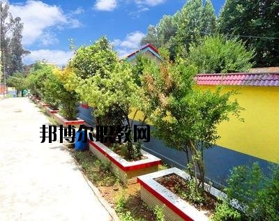 昆明外國語學(xué)校學(xué)費(fèi)、收費(fèi)多少
