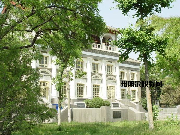 鶴峰職業(yè)技術(shù)學(xué)校怎么樣、好不好